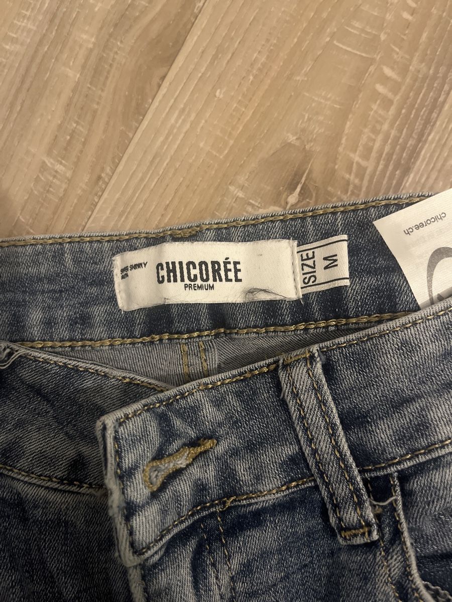Jeans: Jeans bleu CHICORÉE – Usato da Le Locle venduto da Mayd_h 1