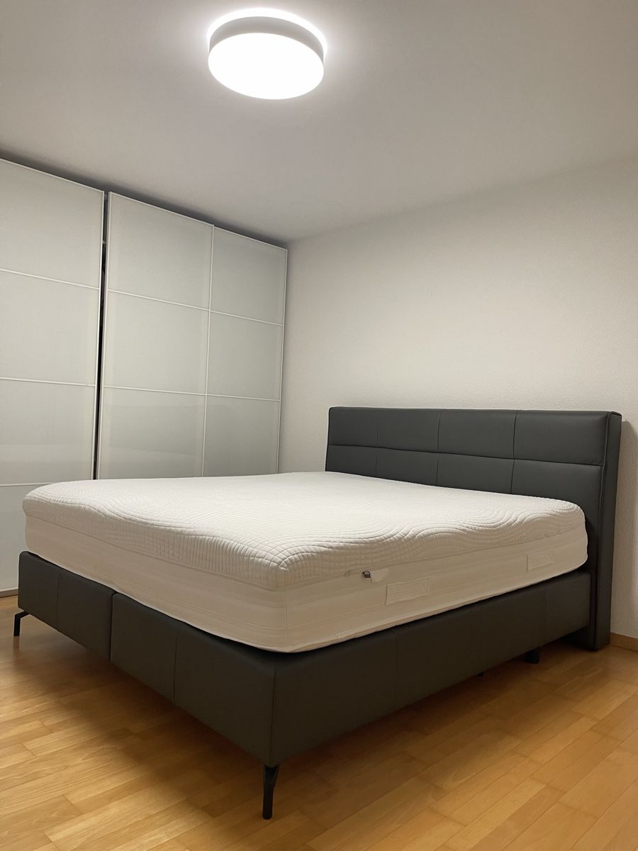Betten: Boxspringbett Echtleder incl. Emma Topper – Gebraucht aus Bülach von flo_zzs7