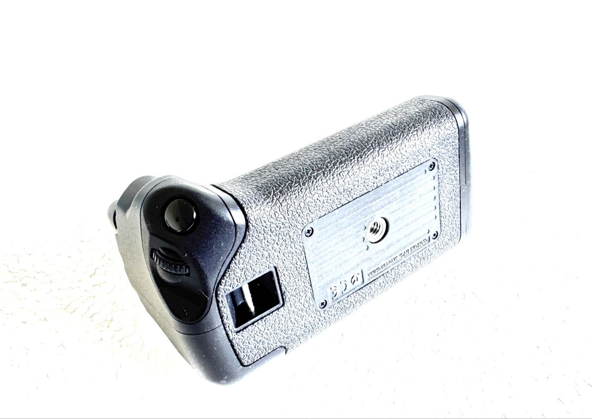 Canon Fotocamera: CANON BG-E3 Battery Grip – Nuovo (secondo la descrizione) da Zürich venduto da Tapehead 3