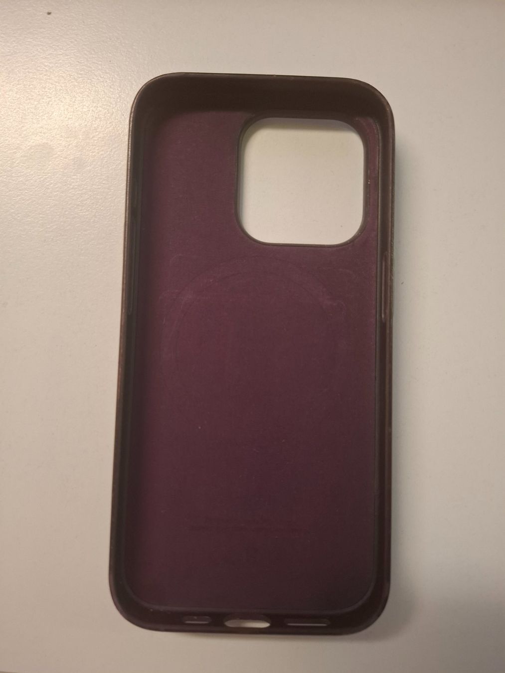 Apple Cover & Protezioni schermo: Iphone 15 Pro Hülle in lila – Usato da zollikerberg venduto da osci74 1