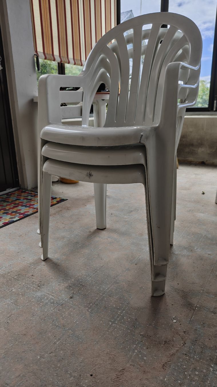 Set di tavolo e panche: Gartenmöbel Set – Usato da Steinhausen venduto da Kep_023 6