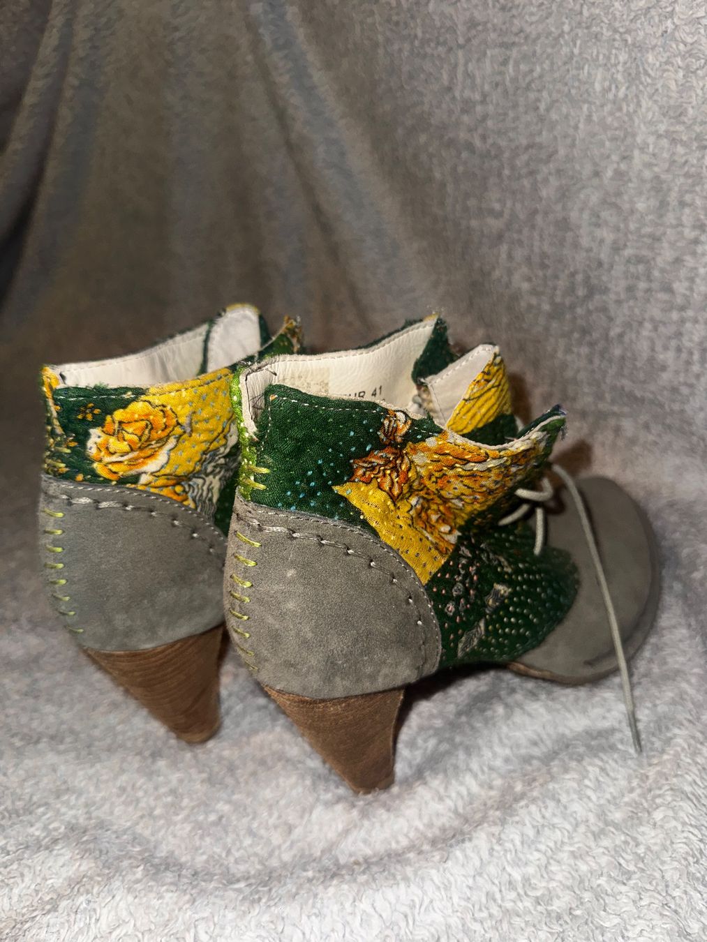 Scarpe da donna: Bottines à talon Terra plana gr. 41 – Usato da Ovronnaz venduto da Etagne68 1