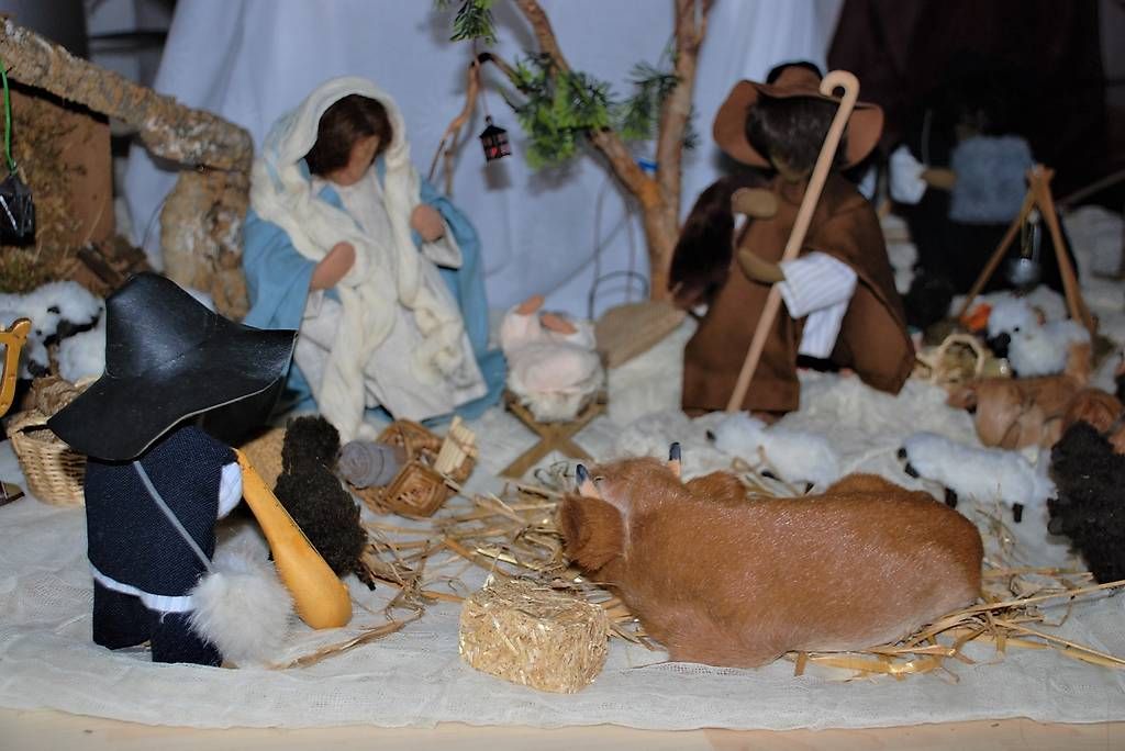 Figurines: Krippenfiguren samt Zubehör – D'occasion à Meggen par spyder718 1