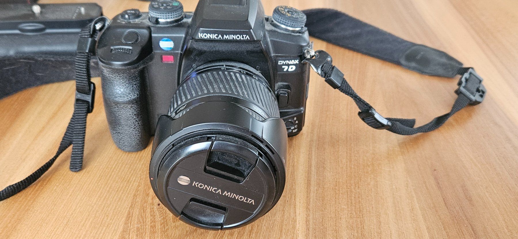 Minolta Fotocamera: Konica Minolta Dynax 7D / Spiegelreflexkamera – Usato da Meyriez venduto da Zigzagzug 9