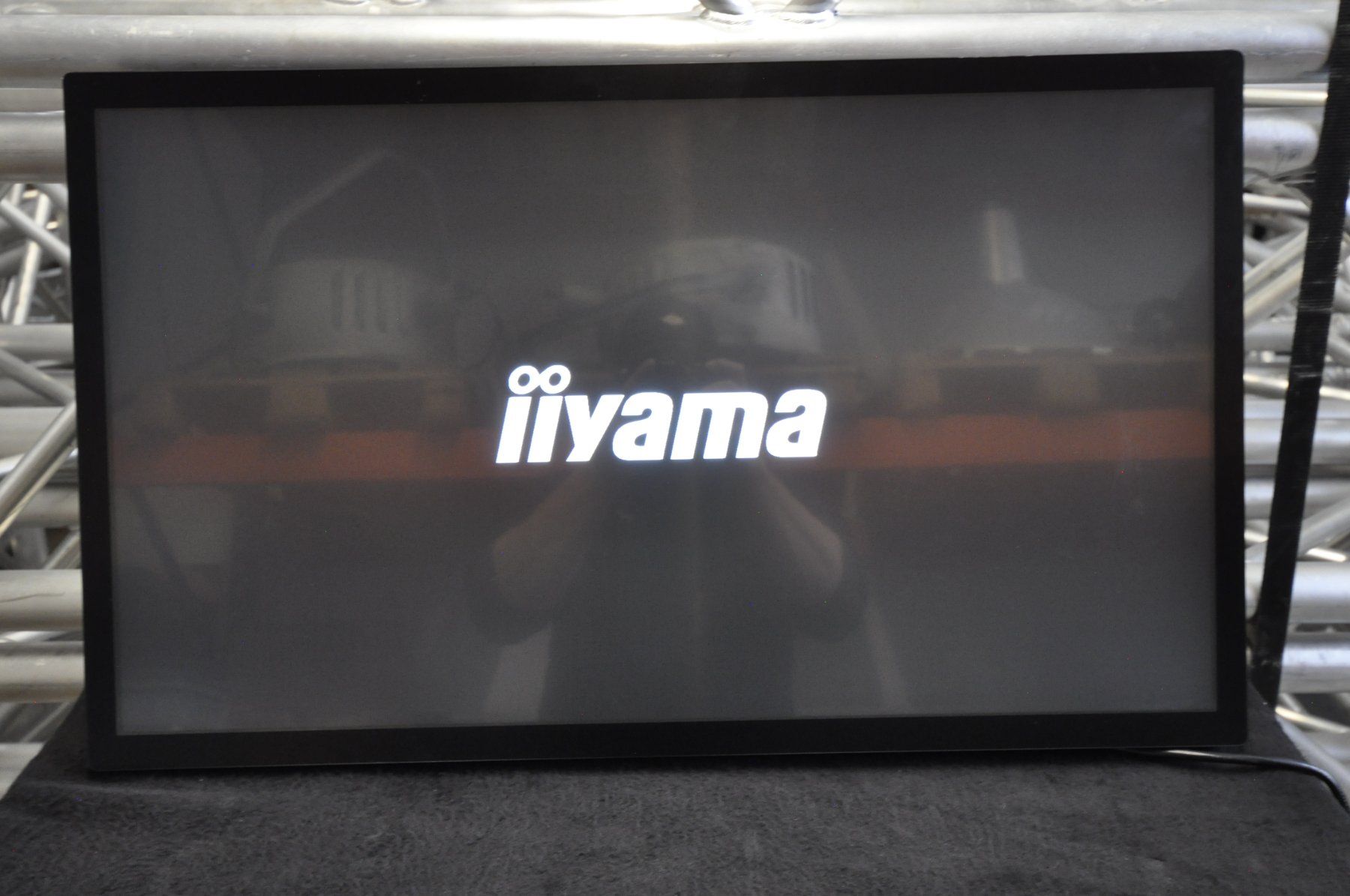 Iiyama Monitor: iiyama ProLite 32" Touchdisplay mit Mediaplayer integriert – Usato da Burgdorf venduto da WHITELIGHT3400
