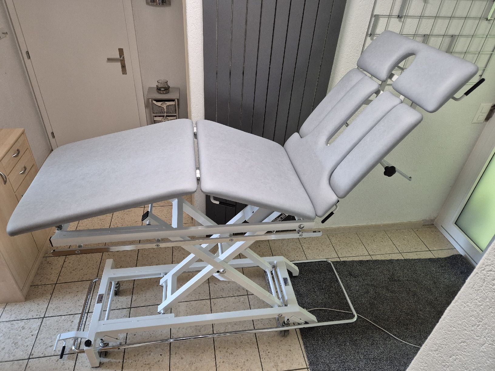 Lettini & sedie per cosmetici: Elektrische Massageliege mit Zubehör – Usato da Gretzenbach venduto da dylan_lmd 1