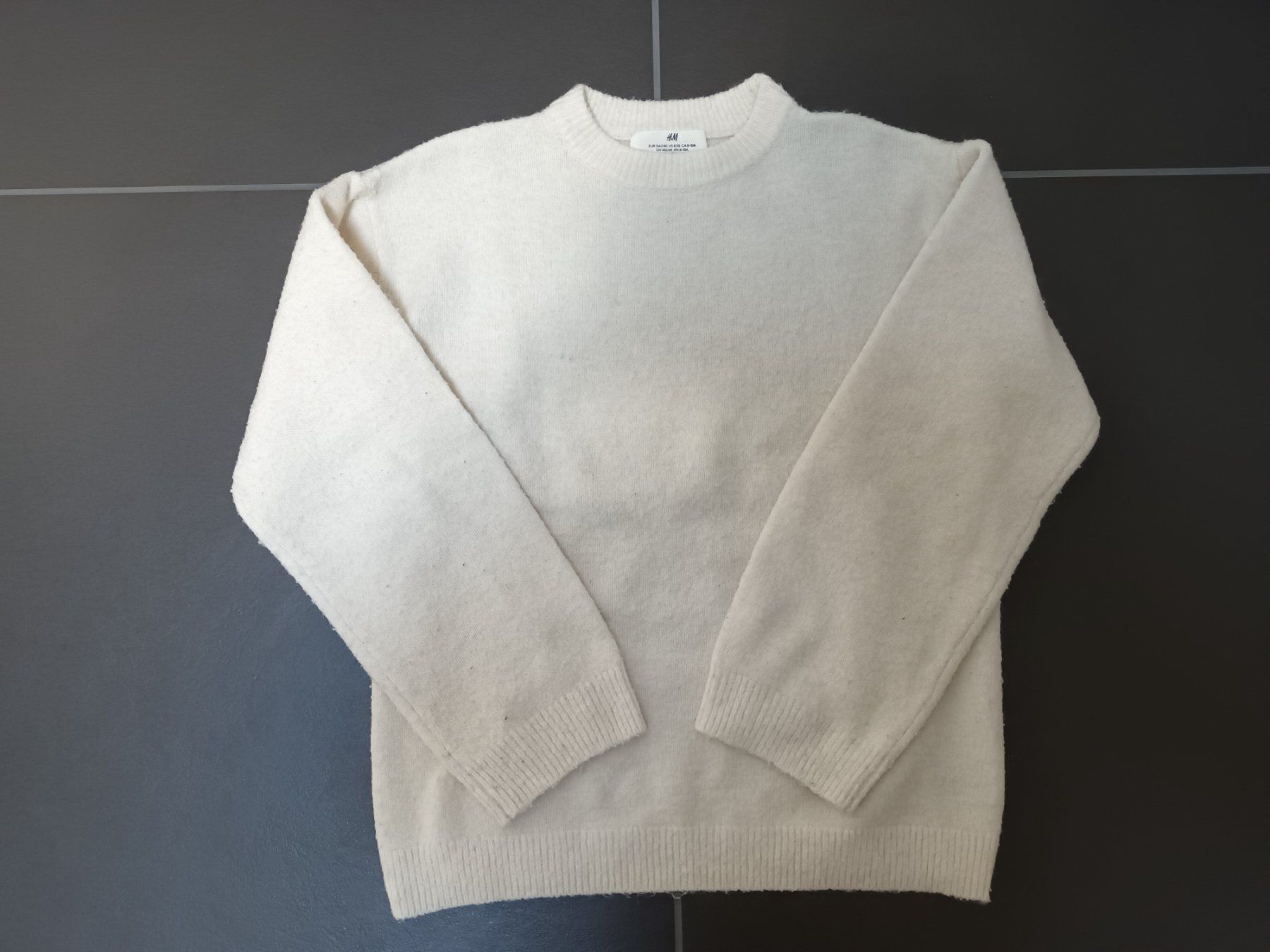 H&M Pulls et sweat-shirts: Pullover Langarm Gr. 134/140 – D'occasion à Ried-Muotathal par lufo 1