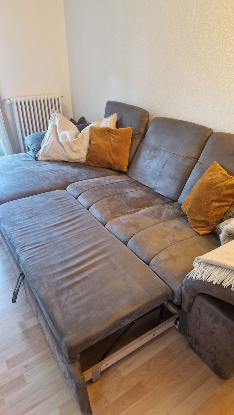 Divani: Bequemes Bettsofa mit grauem Samtbezug (Breite ca. 3m)) – Usato da Zürich venduto da cla_w5tp 3