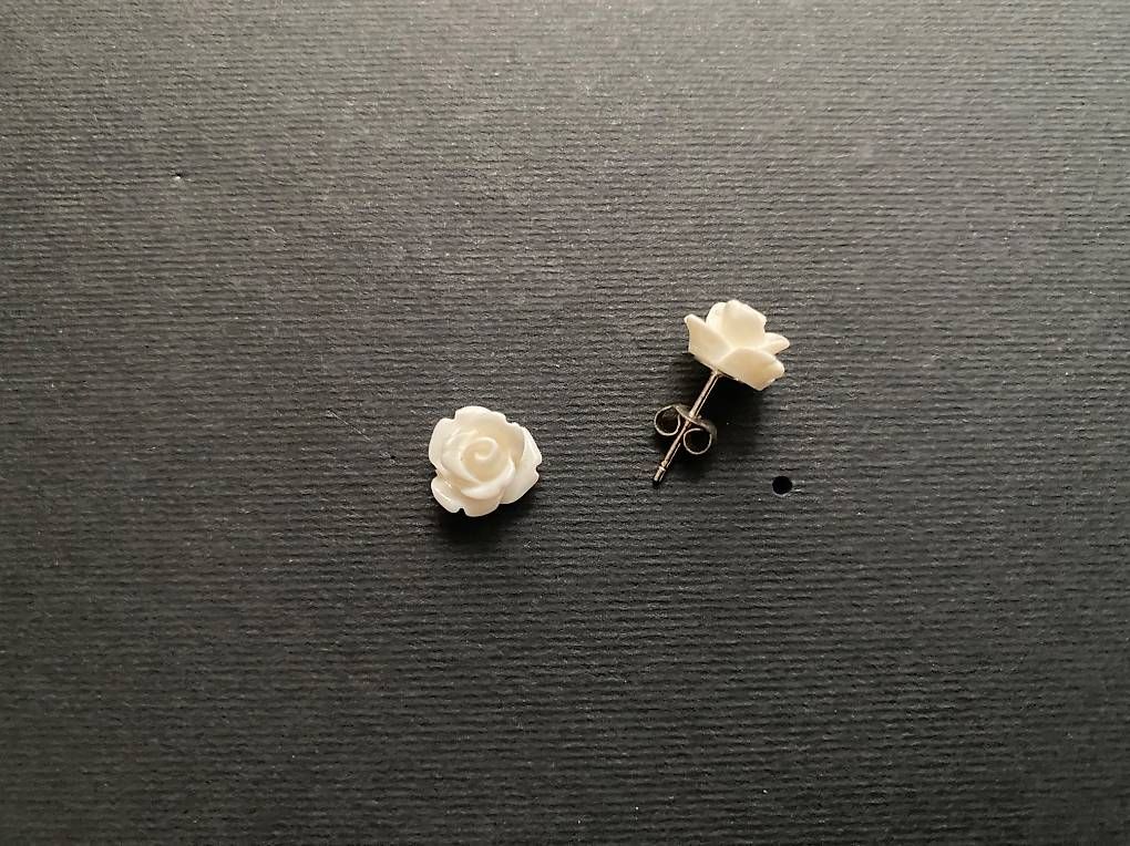 Orecchini pendenti & Orecchini a lobo: Ohrstecker Rose cremefarben – Usato da Rumisberg venduto da Simba97 1