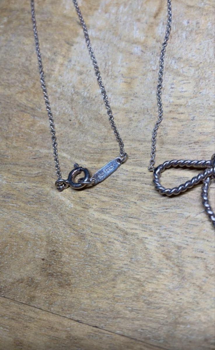 Tiffany & Co. Catenine: Girocollo Tiffany & Co fiocco argento – Usato da Baden venduto da LucyPeckam32 1
