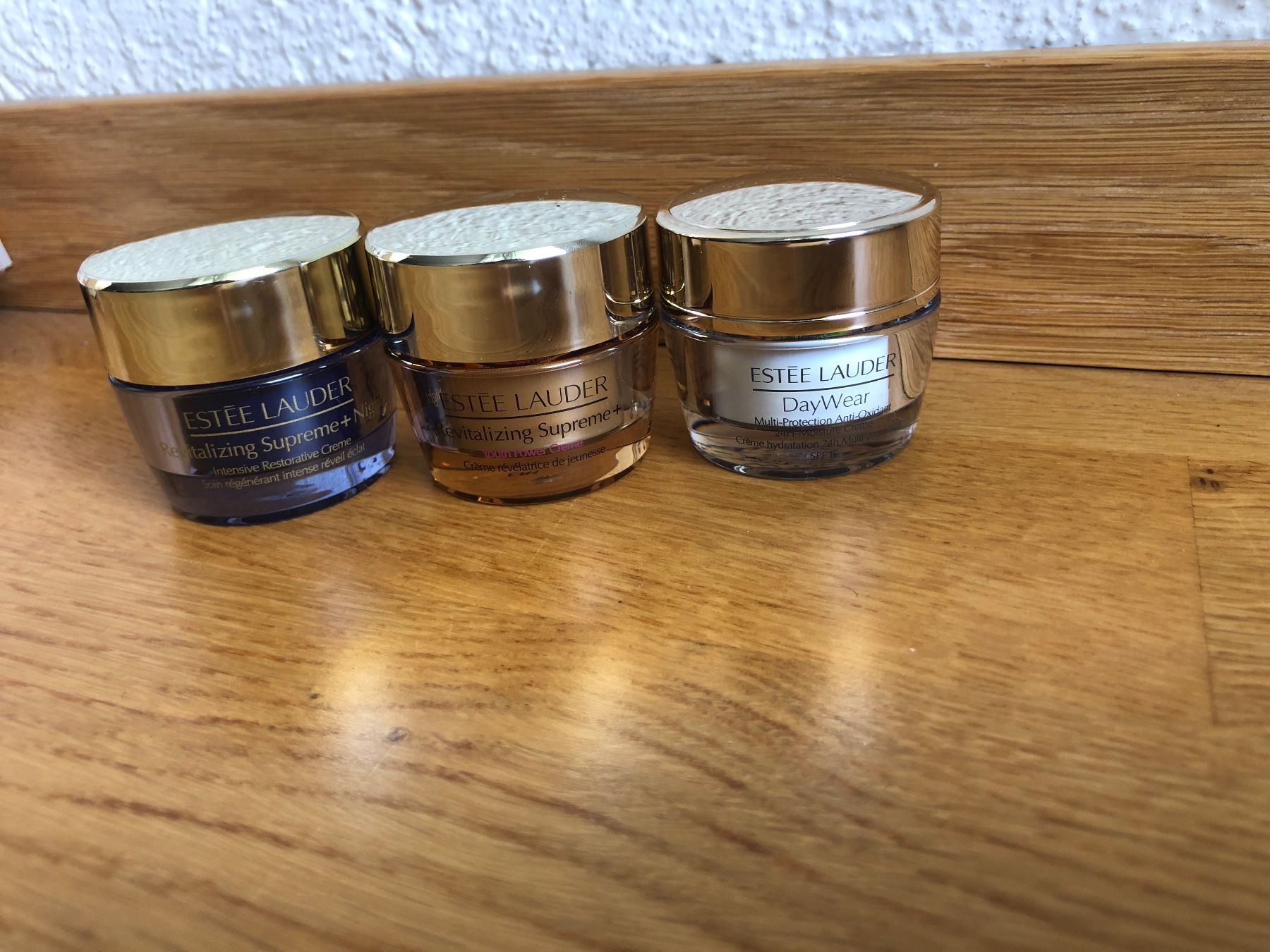 Estée Lauder Gesichtspflege: Estee Lauder - Cremes (Neu) – Gebraucht aus Gümligen von