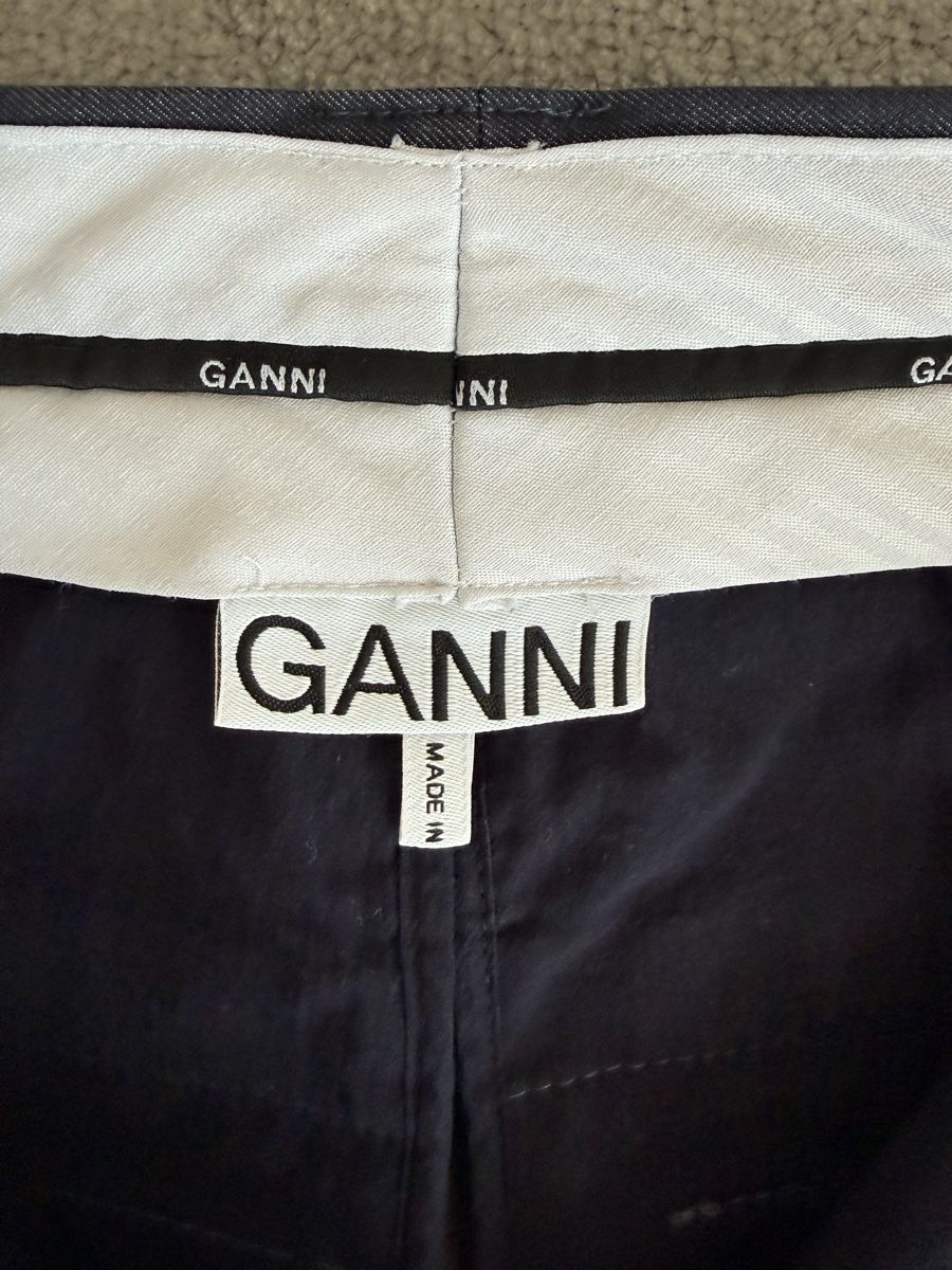 Ganni Hosen: Bermuda GANNI – Gebraucht aus Viganello von mit_hd8q 1