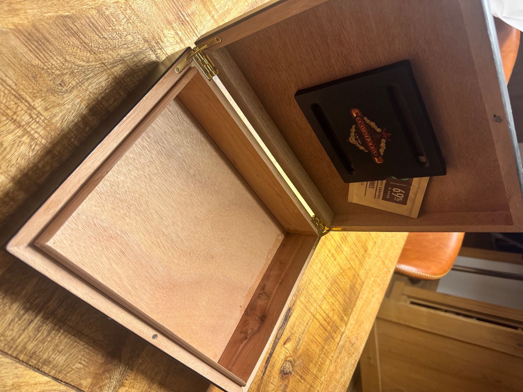 Humidor per sigari: Empty cigar box can also as humidor used – Usato da Seuzach venduto da Wolf936 1