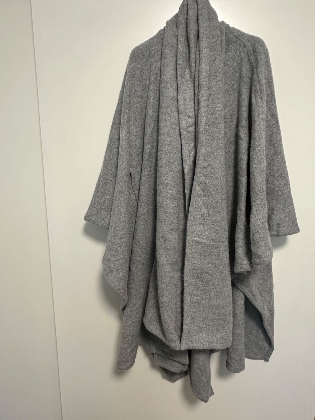 Zara Cappotti: Zara Graue Mantel-Poncho Gr M – Usato da Basel venduto da iulia_haul 1