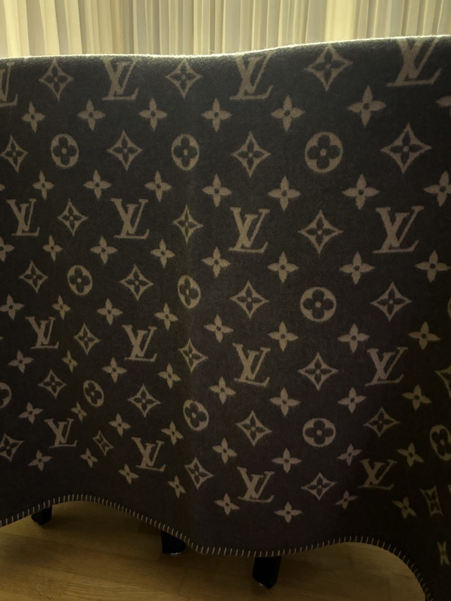 Louis Vuitton Decken: Louis Vuitton Monogram Decke – Gebraucht aus Worblaufen von tbegsr 1