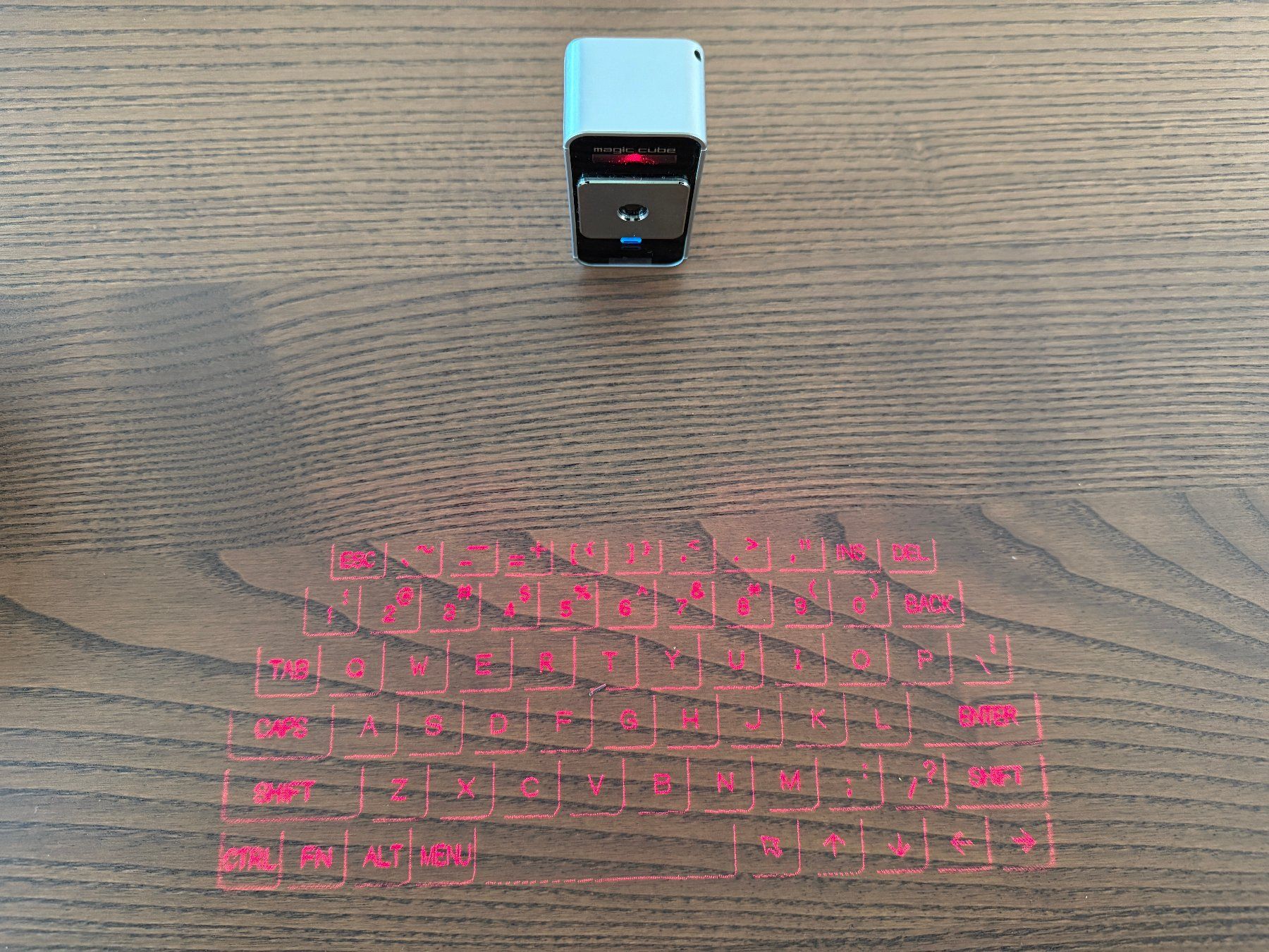 Tastiere: Magic Cube Bluetooth Projection Tastatur – Usato da Winterthur venduto da schultzz 1