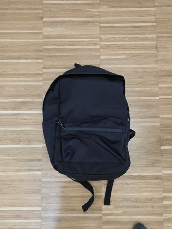 Schwarzer Kinderrucksack