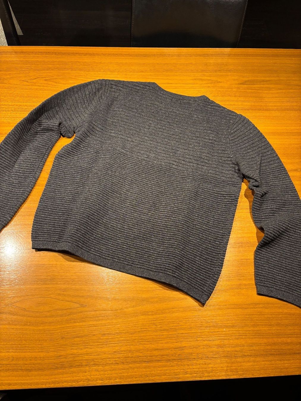H&M Pullover & Sweatshirts: Pullover dunkelgrau-schwarz, Grösse M von H&M – Gebraucht aus Dietwil von daro02 1