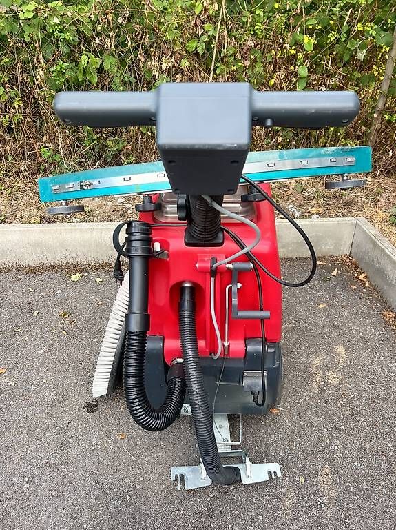 Cleanfix Toutes les machines: Cleanfix  Scheuersaugmaschine ( taski wetrok numatic ) – D'occasion à Birr par Numer-01 3