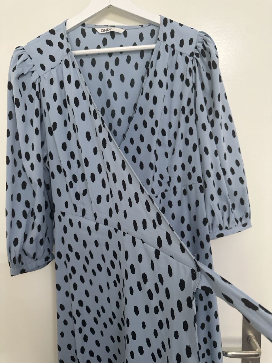 Only Kleider: Damen Kleid ONLY Wickeloptik Grösse L – Neu (gemäss Beschreibung) aus Brüttisellen von naz_5wdh 1
