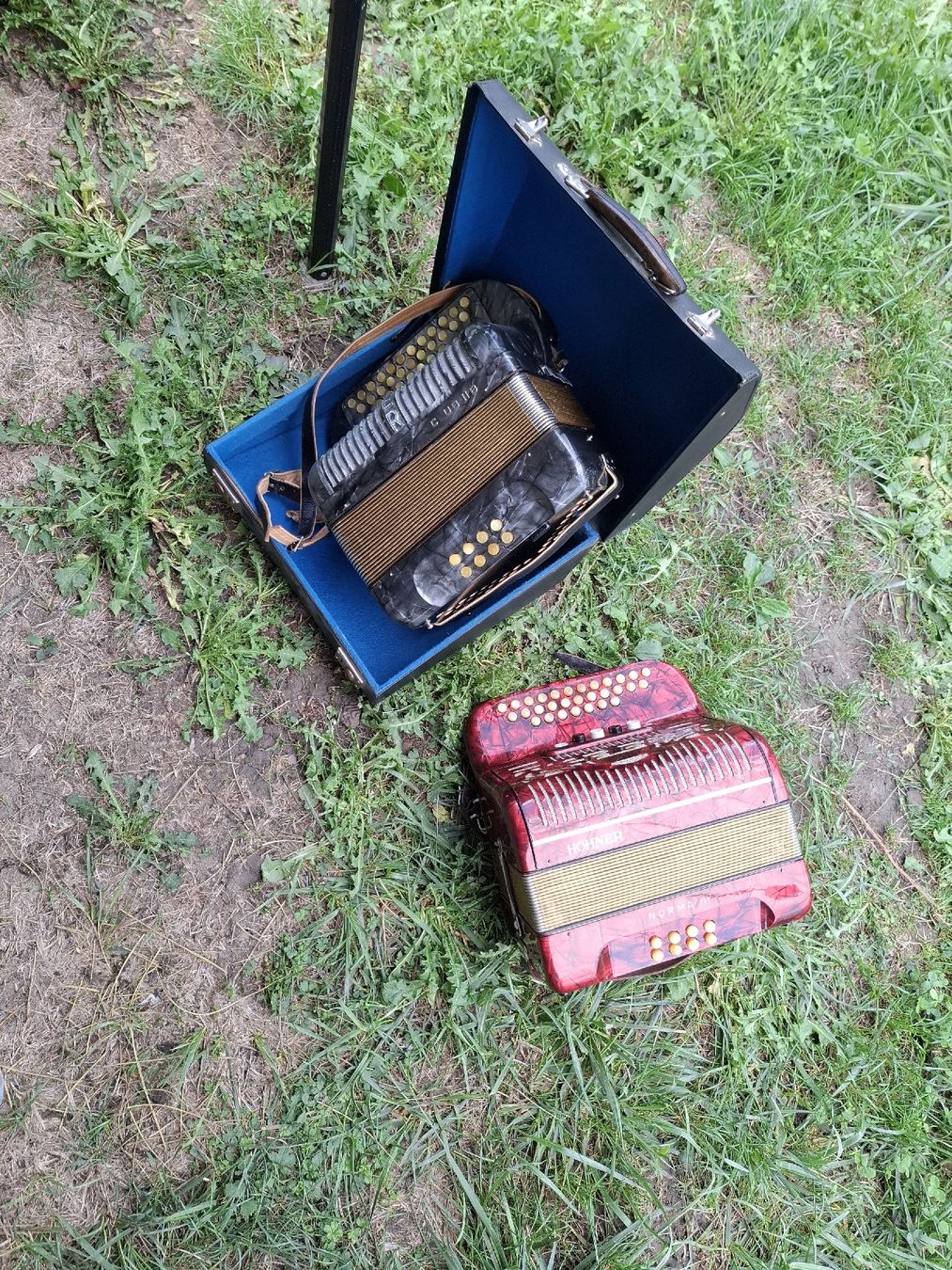 Hohner Strumenti musicali: 2 orgeli diatonish – Usato da Villeneuve venduto da BibiVintage