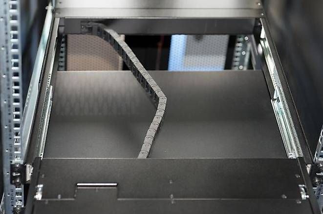Racks & Cavalletti: Rack Server Monitor / Mouse / Keyboard – Usato da Basel venduto da landretta08 2