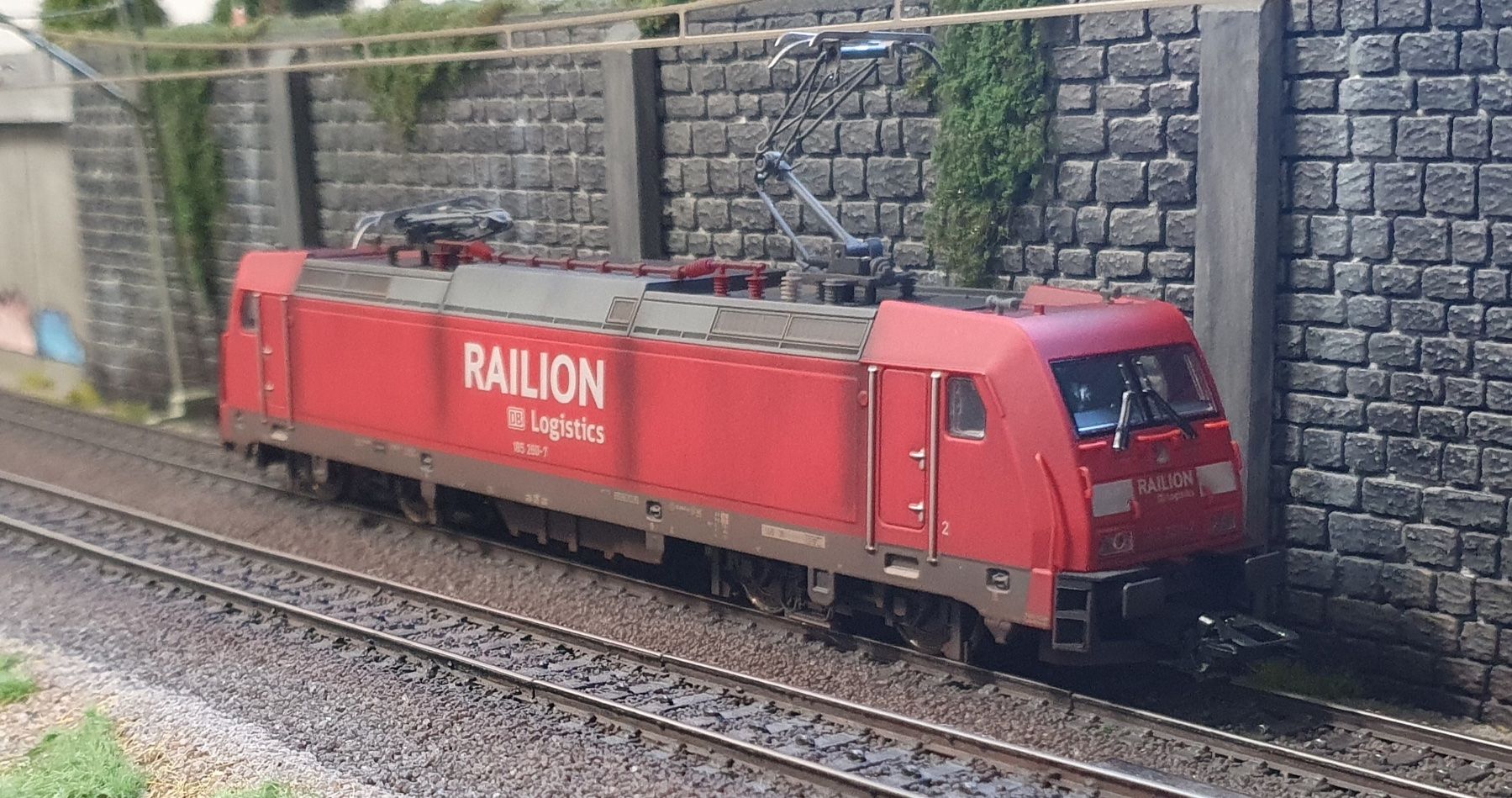 Märklin Modellini di ferrovie: BR 185, DB, MARKLIN 36600, DIGITAL + PATINE – Usato da Loveresse venduto da FIFILOULOU 4