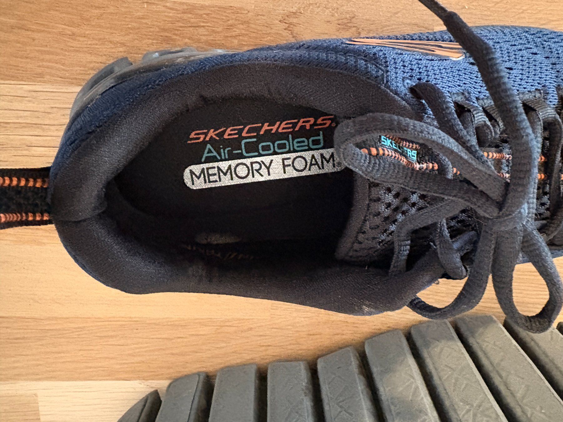 Skechers Herrenschuhe: Skechers Herren Glide-Step Navy Black Grösse 43 – Gebraucht aus Adlikon b.Regensdf von Cappo 2