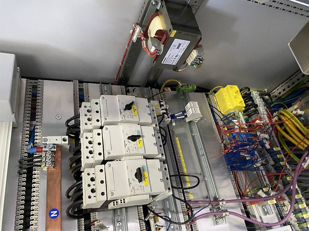 Componenti elettronici: Siemens Roboterschrank – Usato da Nebikon venduto da schnischna80 8