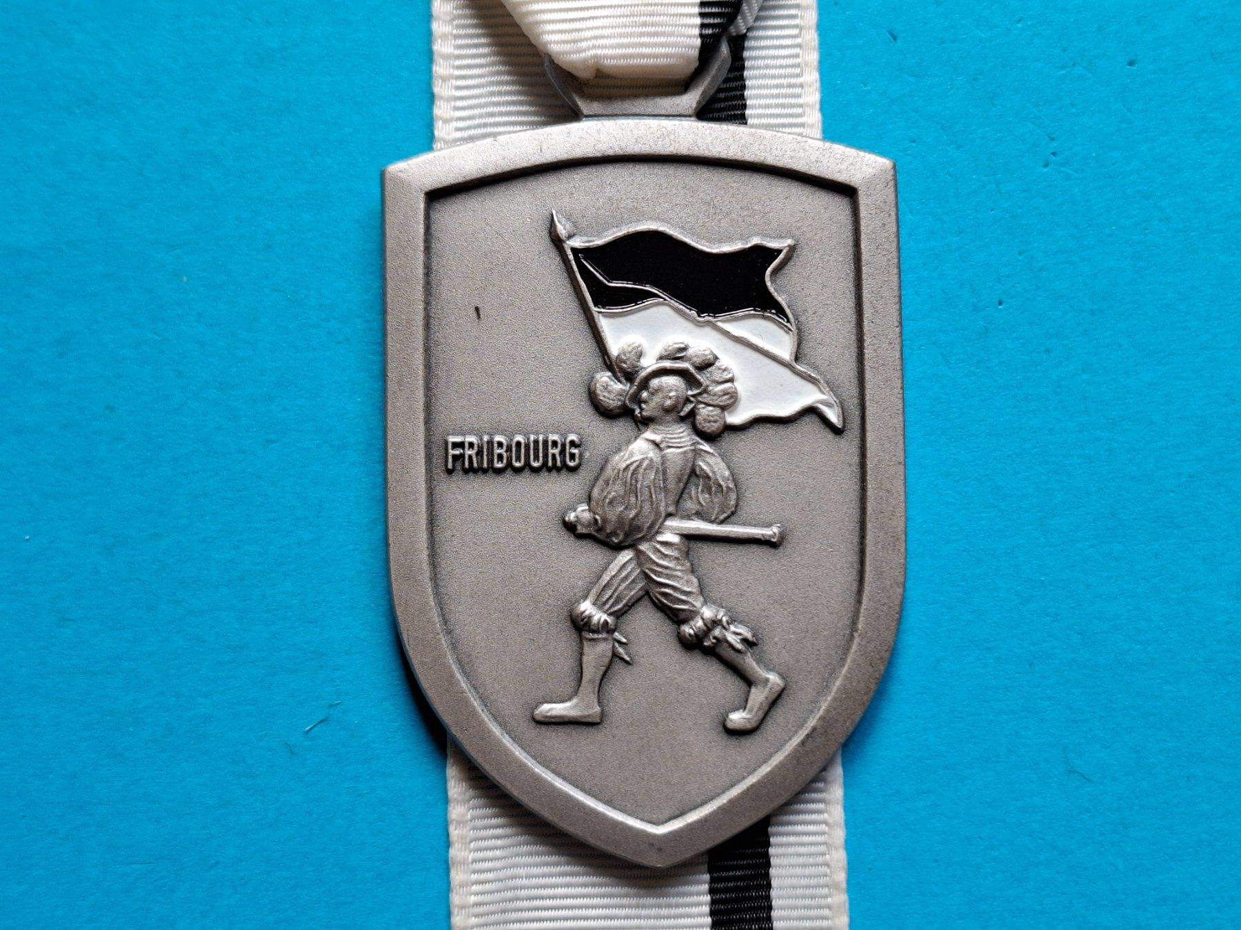 Medaglie: Fribourg Bannerträger (A113) – Usato da Schwanden GL venduto da Suvorov