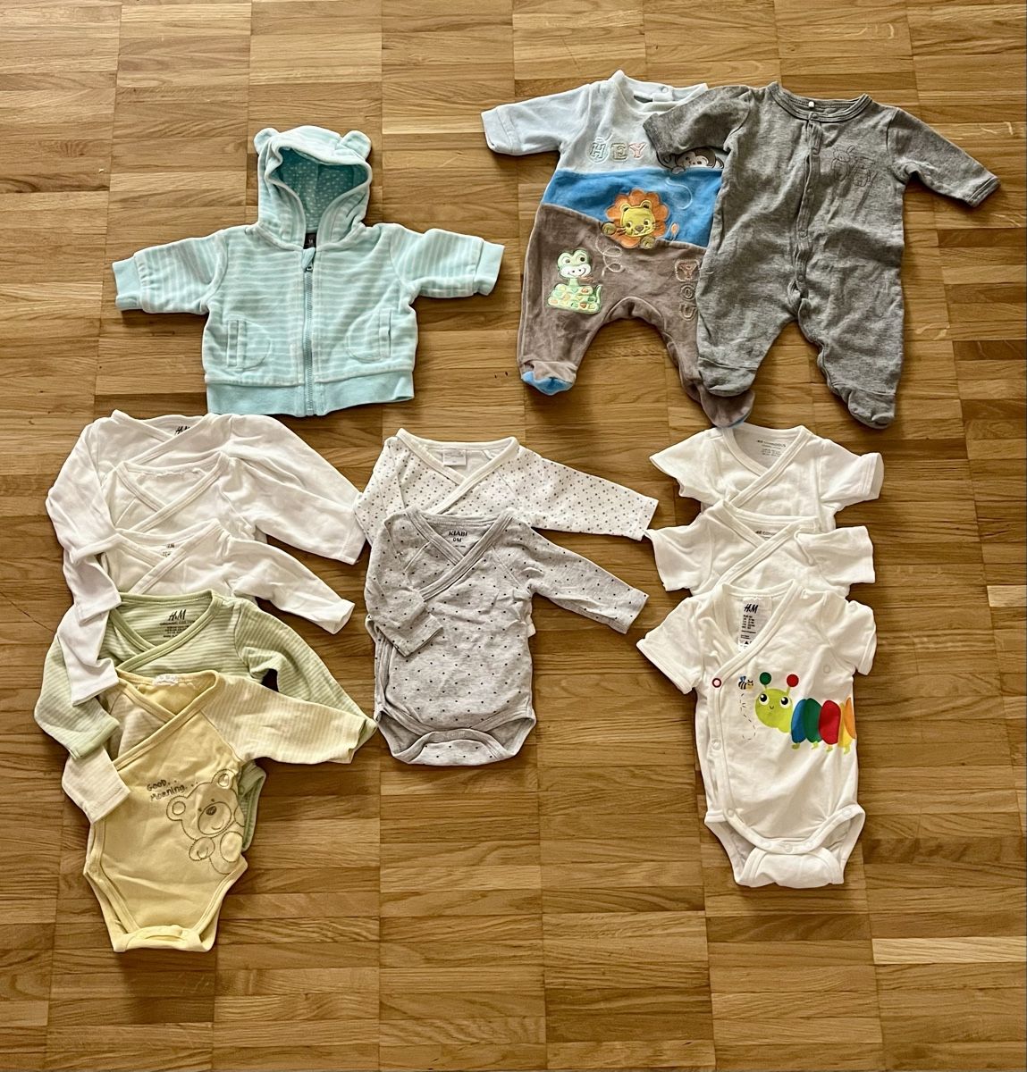 Lotti & Set di vestiti: Babykleiderpaket Gr. 50 unisex – Usato da Bülach venduto da 3meego3