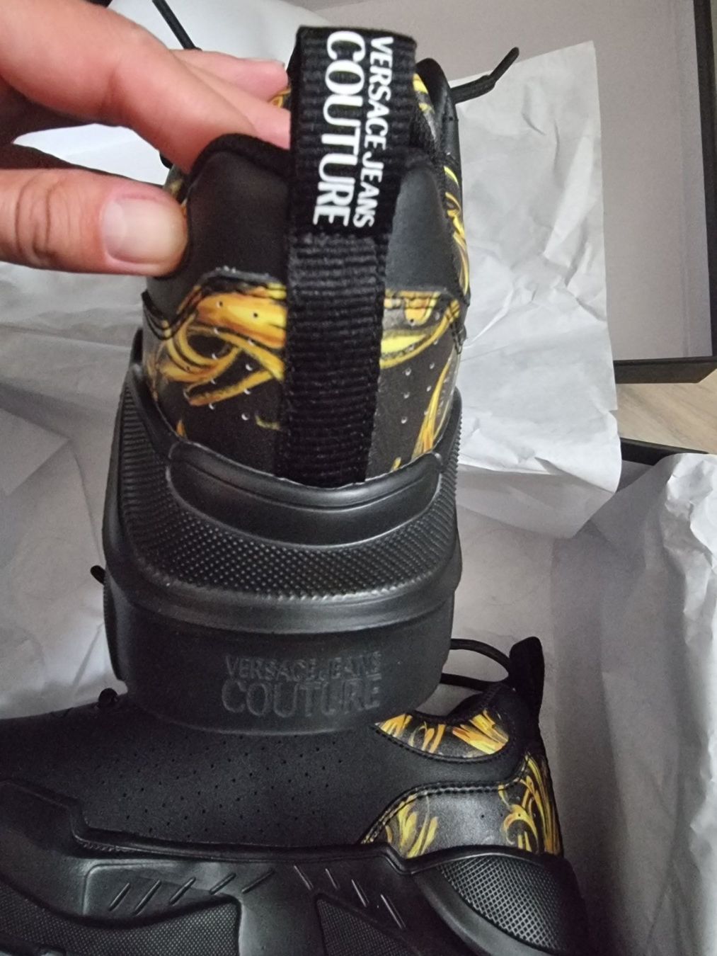 Versace Chaussures hommes: Versace Sneaker low 39 – Neuf avec emballage d'origine à Mauren par ehr_5cy6 4