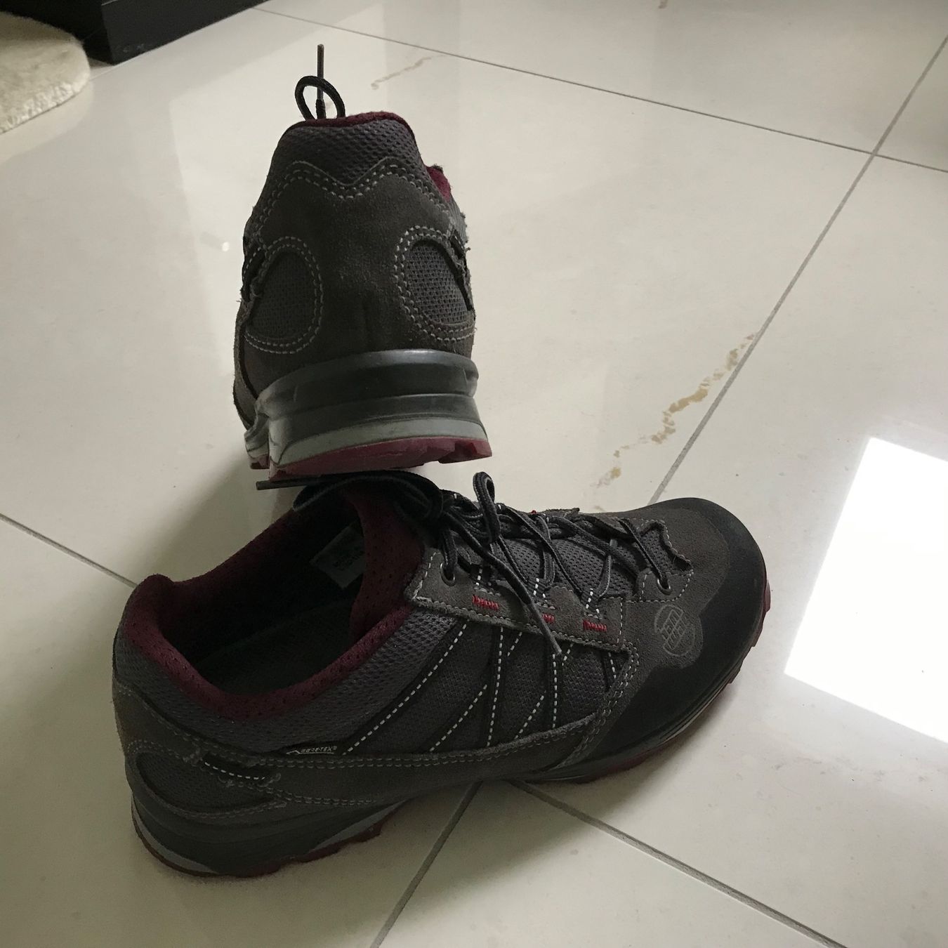 Hanwag Scarpe da donna: HANWAG GTX Wanderschuh Gr. 38 – Usato da Giubiasco venduto da baamboo 1