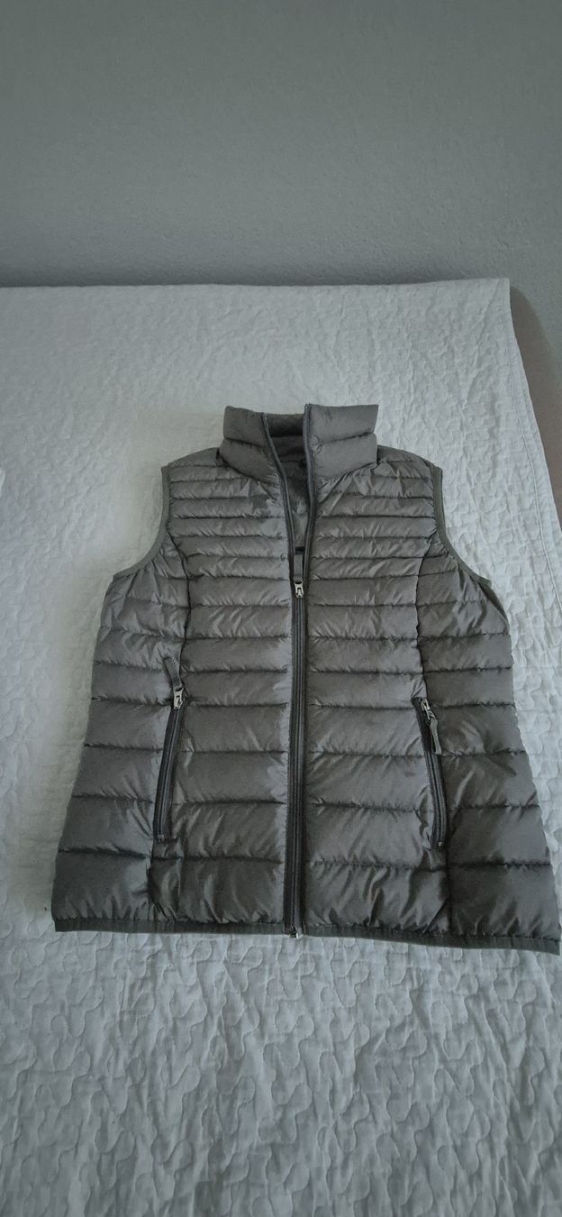 S.Oliver Gilets & Westen: Leichte Daunenweste S.OLIVER – Neu (gemäss Beschreibung) aus Oberentfelden von Eros09