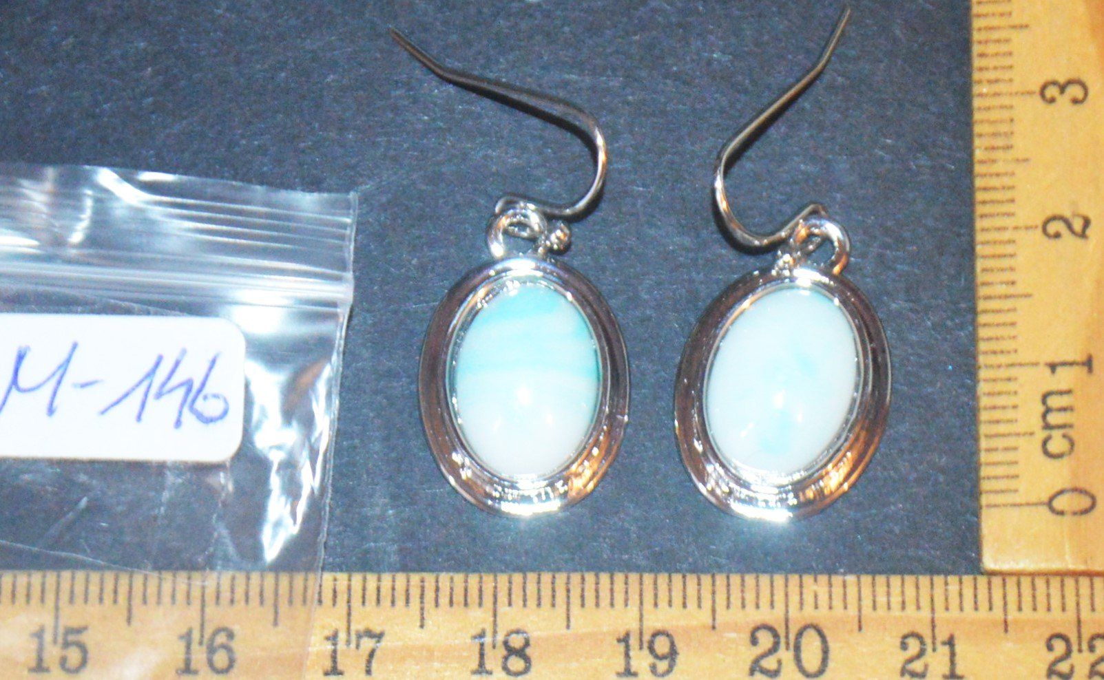 Ohrringe & -stecker: Ohrringe M-146 – Larimar Imitation – Neu und originalverpackt aus Goldiwil (Thun) von han_v5b7 2