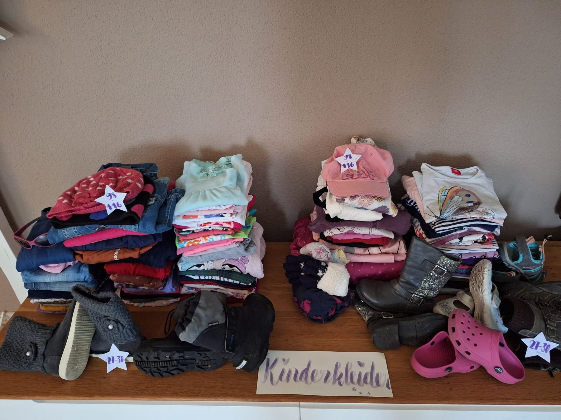 Lotti & Set di vestiti: Kinderkleider Mädchen 98-116 – Nuovo (secondo la descrizione) da Honau venduto da Eltian