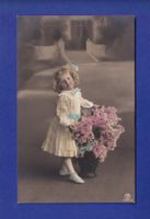 ENFANT - Jeune fille et fleurs