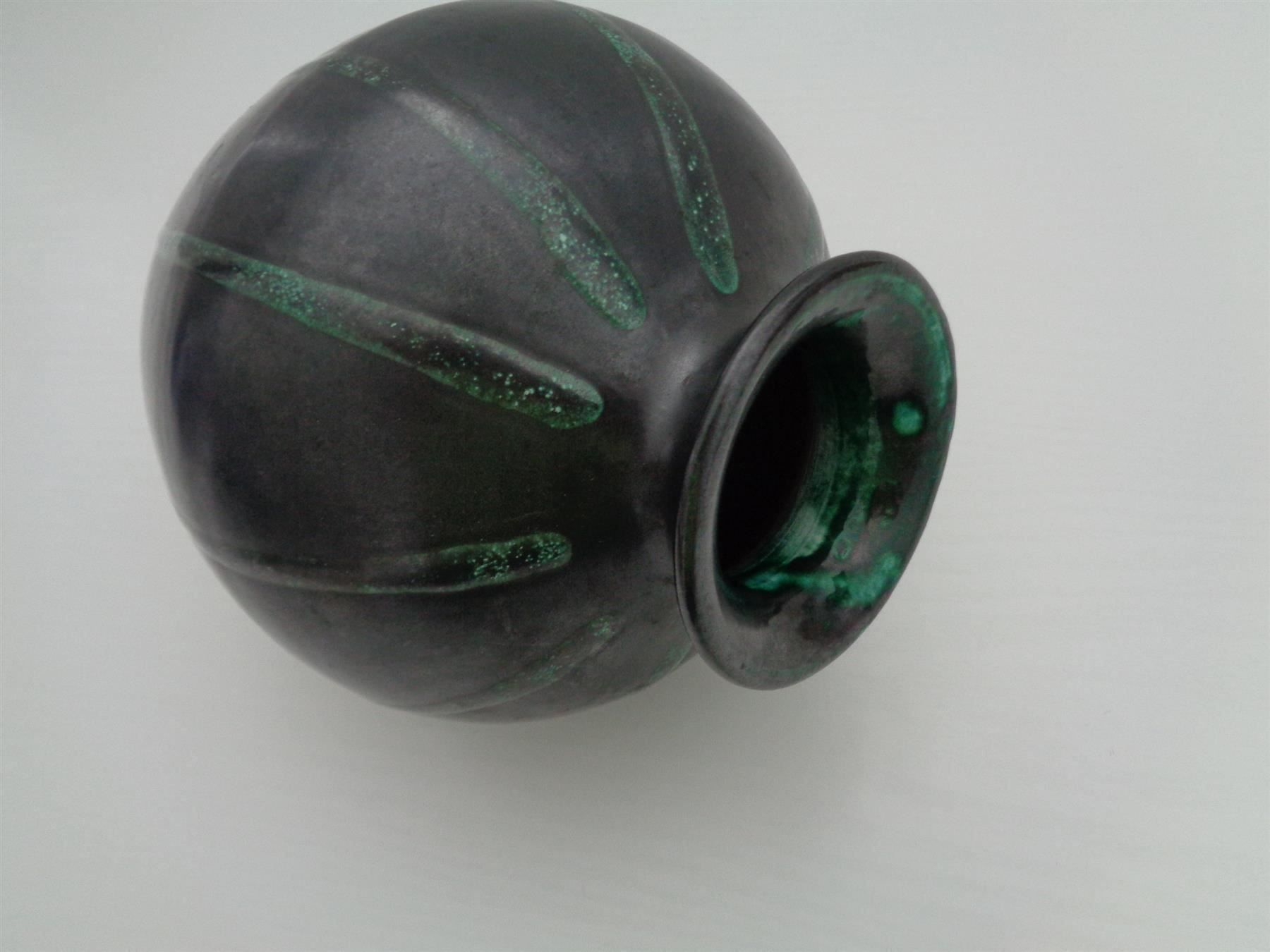 Vasi & Recipienti: Keramik Vase Graphit-schwarz mit Grün – Usato da Chur venduto da omonia 5