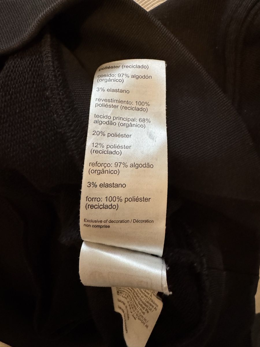 Pullover & Sweatshirts: On Running Kapuzenpullover schwaz S – Gebraucht aus Baar von sabrinas_welt 2