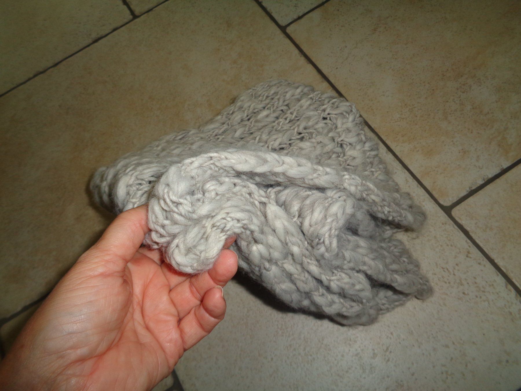 C&A Foulards & écharpes: Schal  rund  C&A – D'occasion à Kreuzlingen par Robi-2003 3