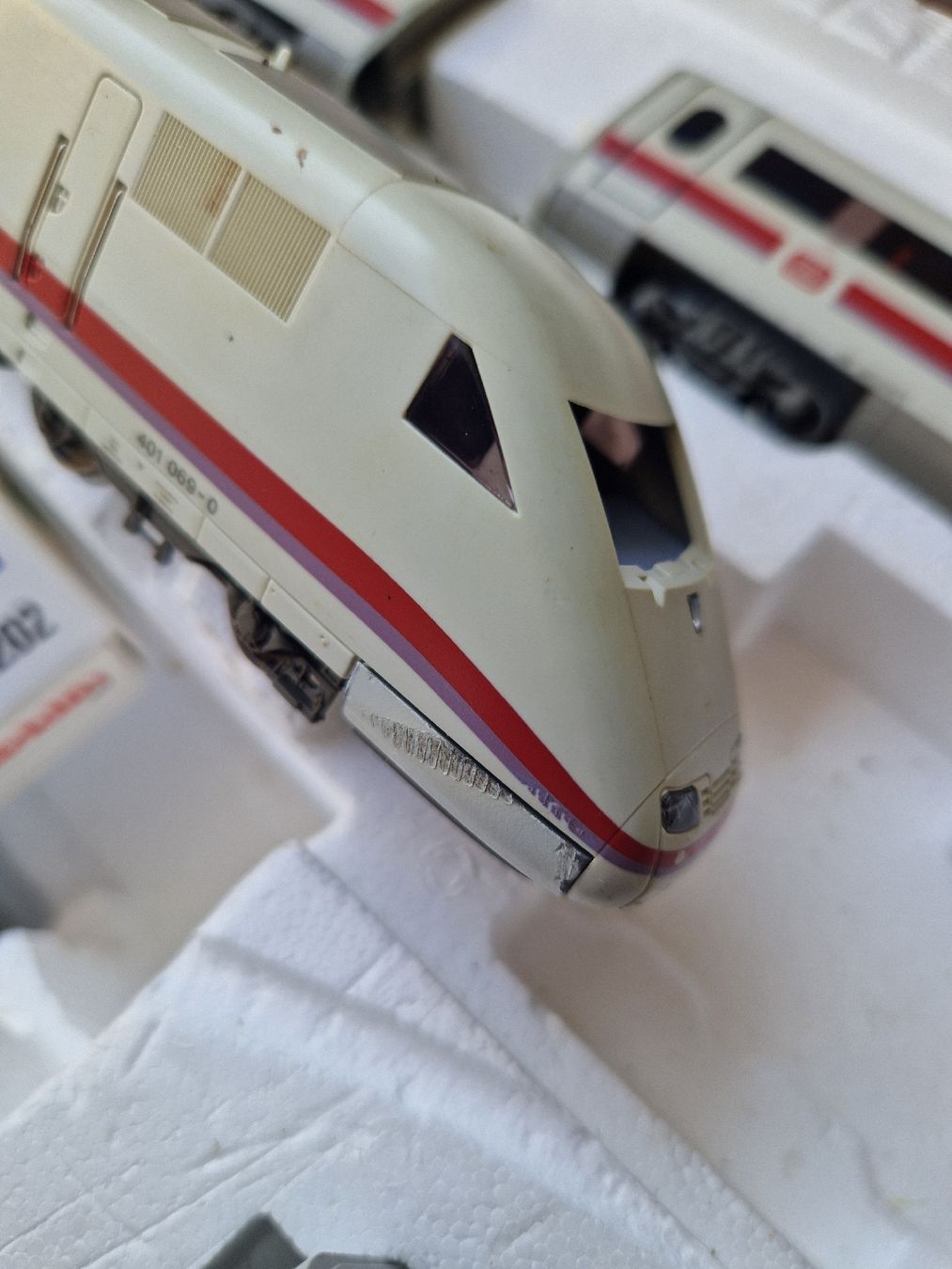 Märklin Modelleisenbahnen: Märklin HO ICE Triebwagen-Set Delta 2977 – Gebraucht aus Vogelsang AG von villa9 4