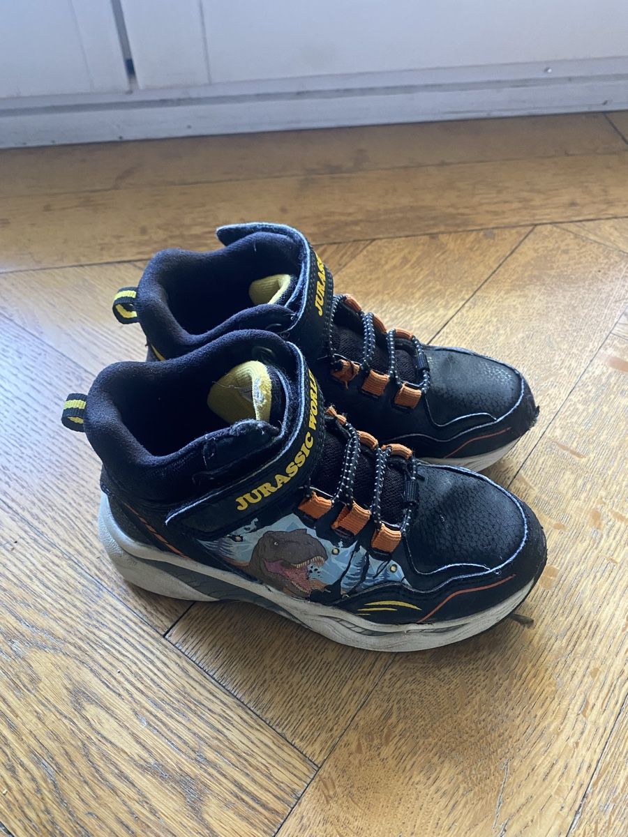 Chaussures garçon: Sneaker Grösse 29 – D'occasion à Bern par Violettaline