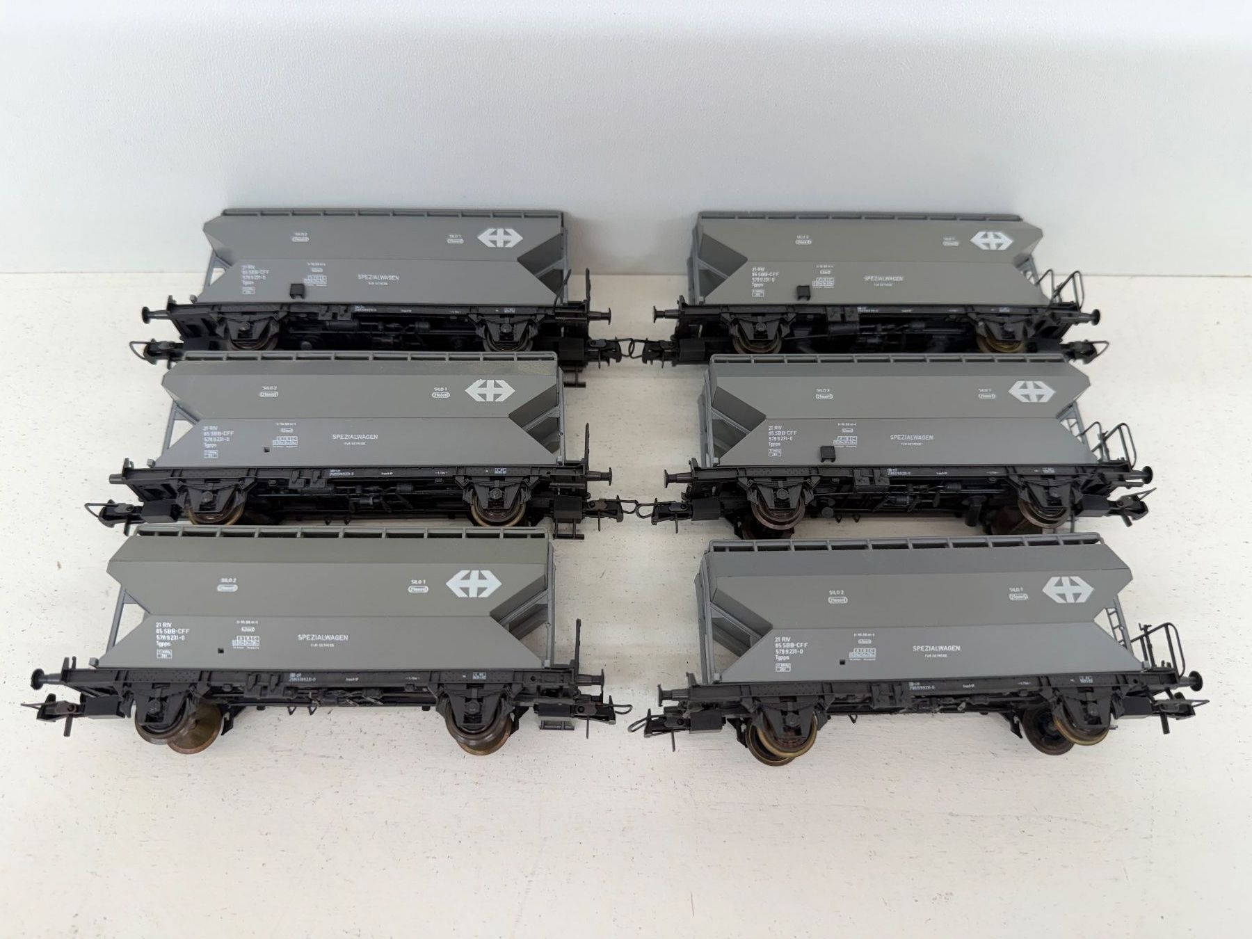 Roco Modelleisenbahnen: Roco  46391,  46014, 44314A Schüttgutwagen SBB – Gebraucht aus Büsserach von ModellbahnDepot 2