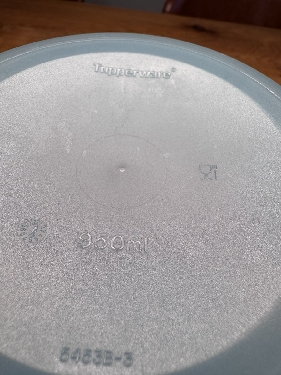 Tupperware Contenitori & Simili: Tupperware faltbare Boxen 950ml und 700ml – Usato da Niederbüren venduto da Oetschli 5