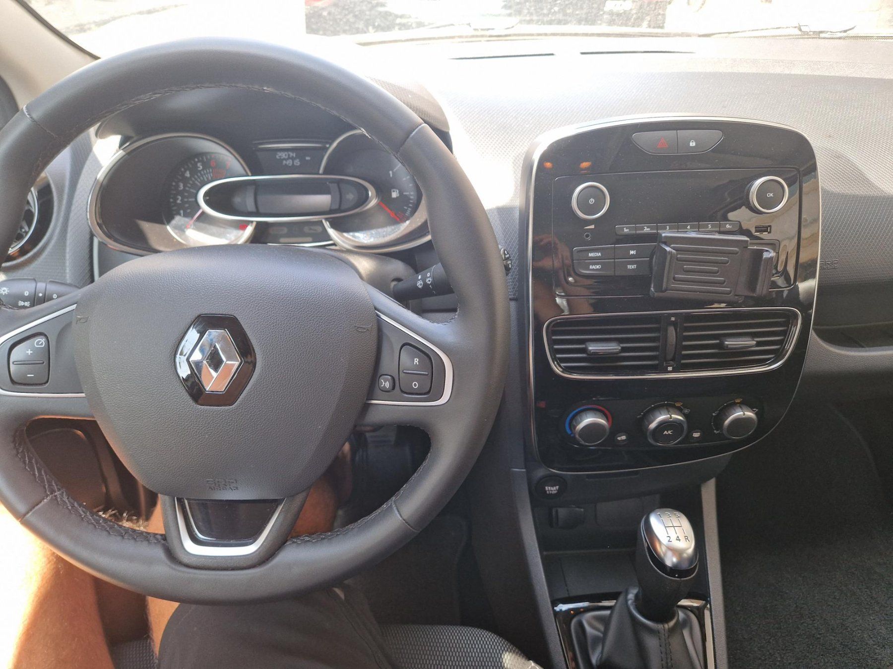 Renault Automobili: Renault Clio 0.9 TCe – Usato da Genève venduto da luc_j9tg 3