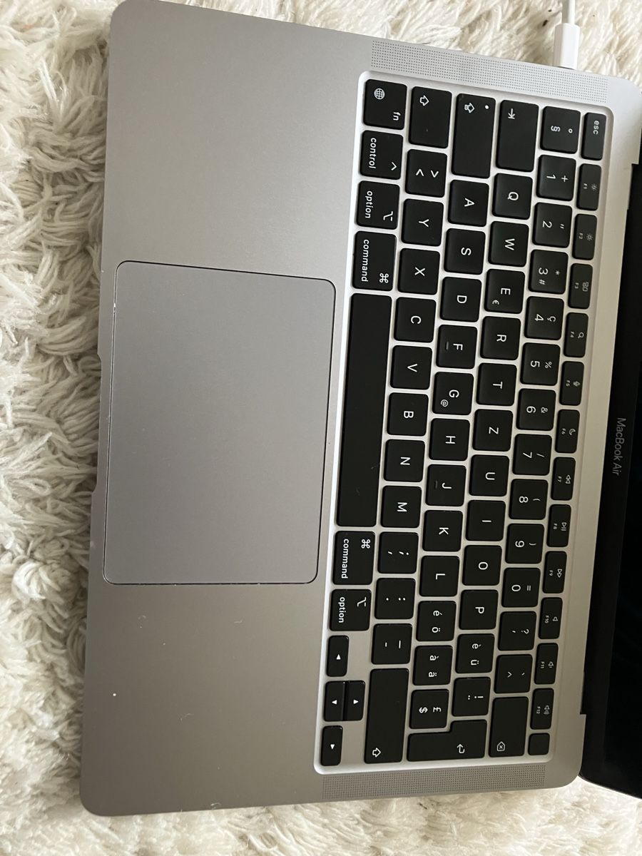 Apple Notebook: MacBook Air – Difettoso da Bern venduto da val_wr8h 1