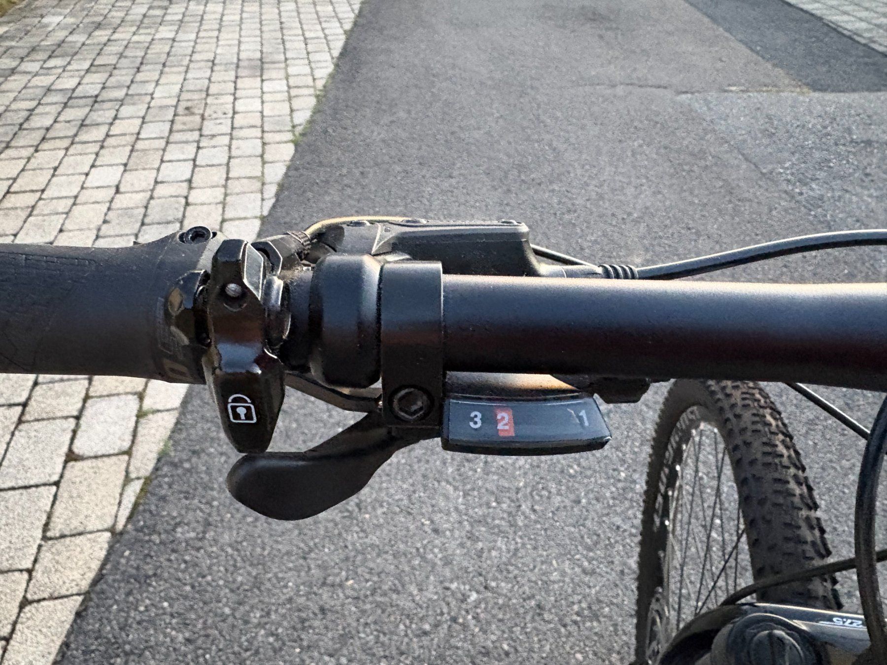 Ghost Biciclette: GHOST Lanao 27,5" Essential - Cadre M – Usato da St-Légier-Chiésaz venduto da avernez 2
