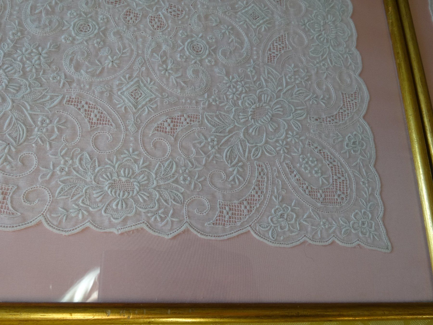 Toutes les décorations: 2 extraordinaires broderies – Neuf avec emballage d'origine à Biel/Bienne par milamila02 9