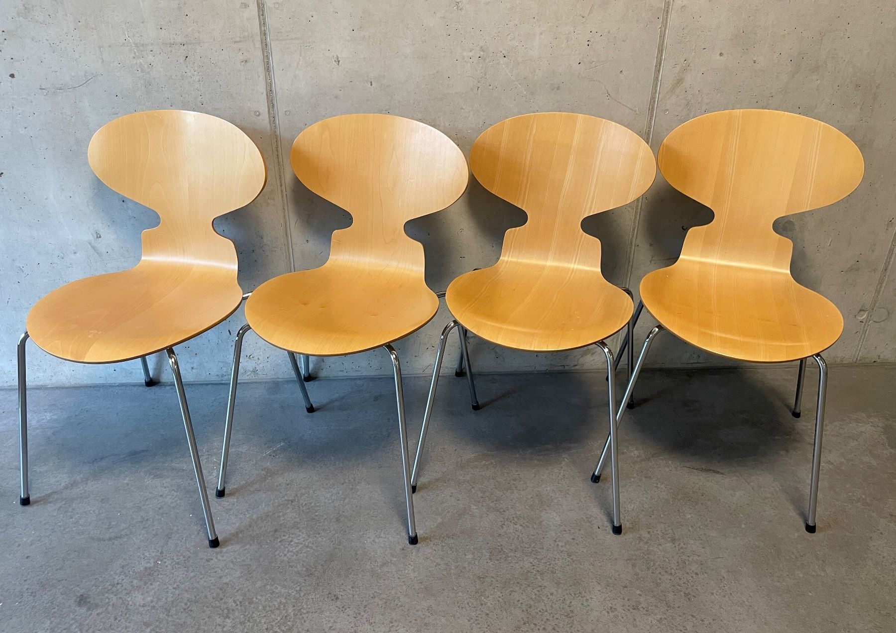 Fritz Hansen Sedie: Arne Jacobsen Stuhl Ameise 3101 Fritz Hansen – Usato da Zürich venduto da starch.studio