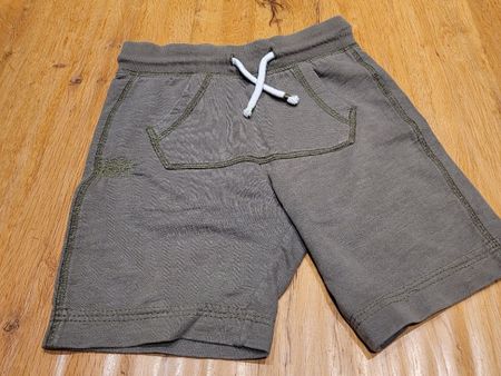 110 - Grösse, Shorts für Junge